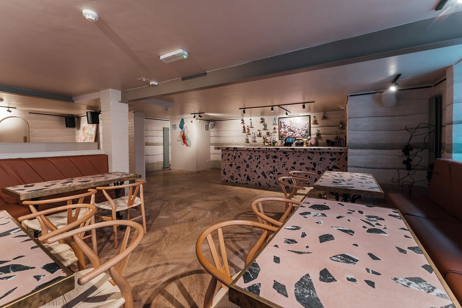 carte blanche Stylish bar seating